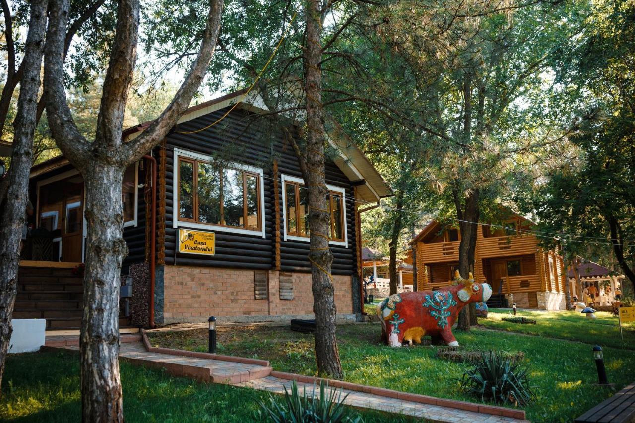Sky Land Camping & Resort Cricova Exterior photo