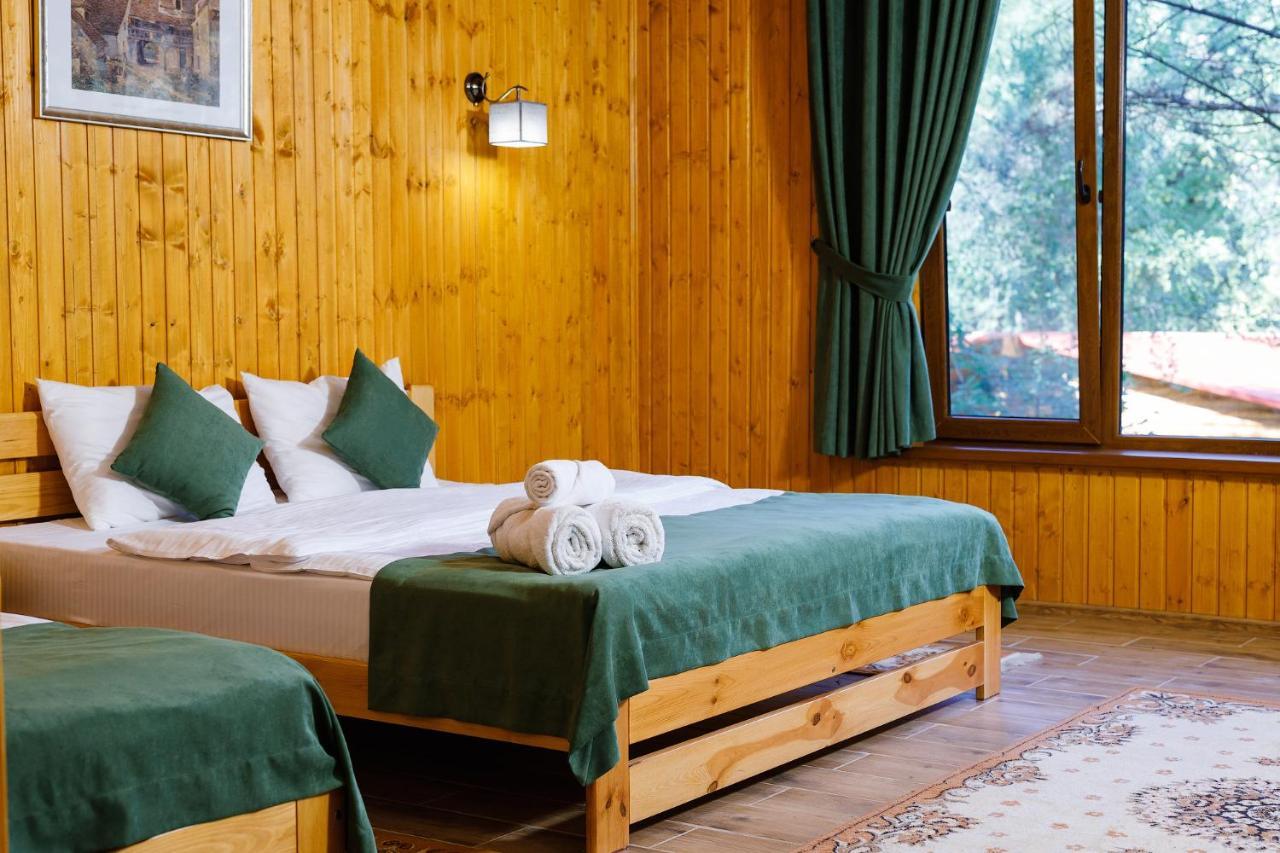 Sky Land Camping & Resort Cricova Exterior photo