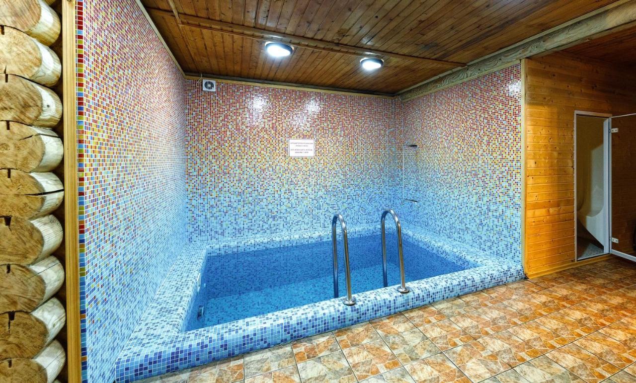 Sky Land Camping & Resort Cricova Exterior photo