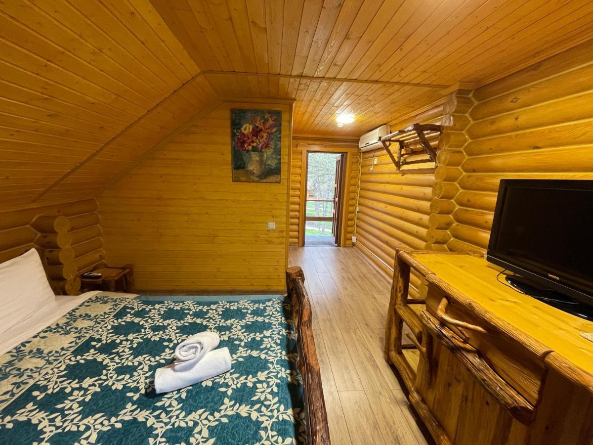 Sky Land Camping & Resort Cricova Exterior photo