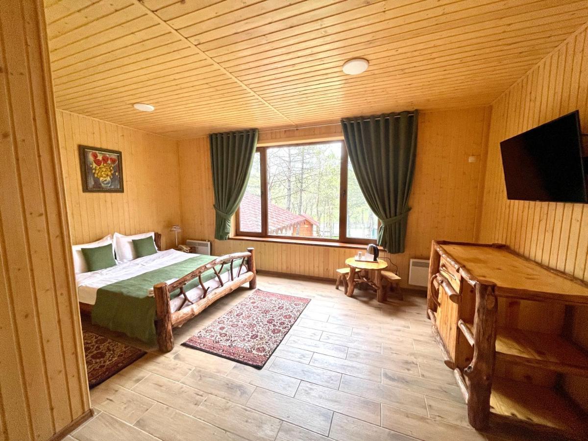 Sky Land Camping & Resort Cricova Exterior photo